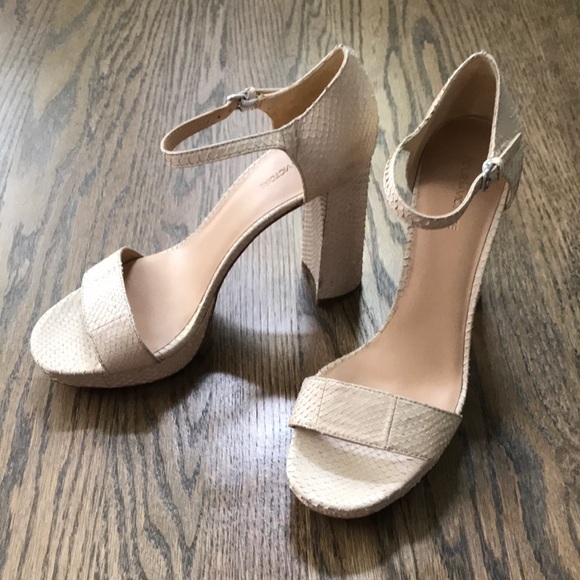 Pour la Victoire Yvette Snake Sandal Block Heels - Picture 8 of 8